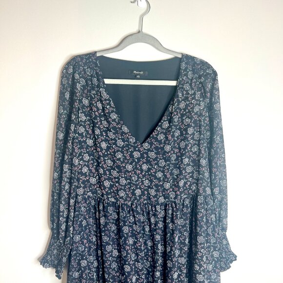 Georgette V-Neck Tiered Midi Dress in Enchanted Floral Dark Floral Prairie Sz L - Picture 5 of 8